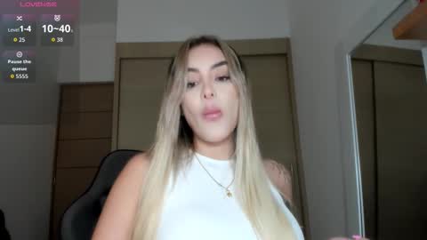 Snapshot of mi_suk1 chatting on November 27, 5:26 pm mi suk1 online show from November 27, 5:26 pm