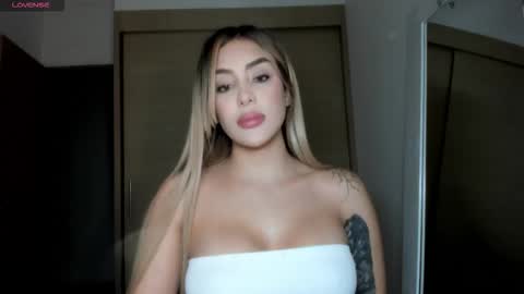 Snapshot of mi_suk1 chatting on December 20, 7:37 am mi suk1 online show from December 20, 7:37 am