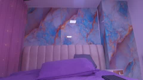 Emi online show from March 3, 7:20 pm