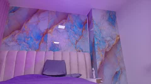 Emi online show from March 19, 7:29 pm