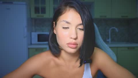 Mia online show from September 23, 7:50 pm
