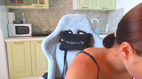 Snapshot of mia___lunaa chatting on July 25, 10:02 am Mia online show from July 25, 10:02 am