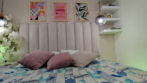 mia__bailey_ online show from April 2, 3:04 am