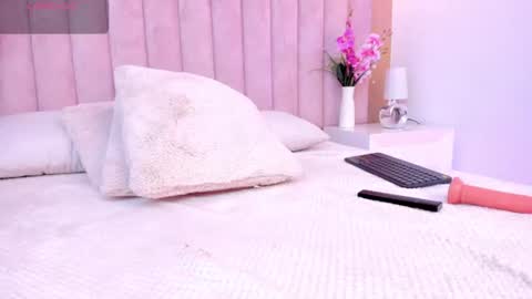 mia__bailey_ online show from July 21, 9:06 pm