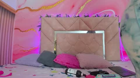 mia__blaze_ online show from January 12, 3:01 am