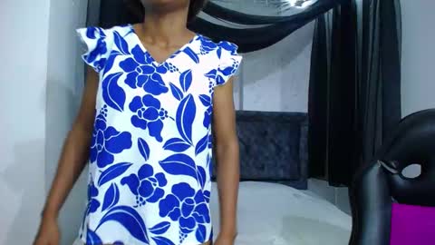 Snapshot of mia__thomson_ chatting on October 19, 12:28 pm MIA online show from October 19, 12:28 pm