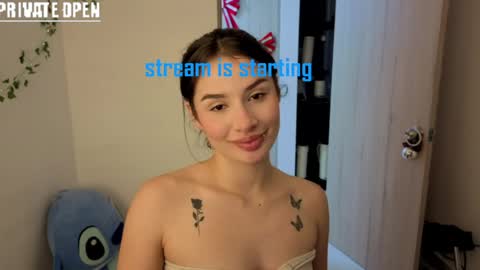 Snapshot of mia_adams66 chatting on April 28, 8:25 pm Mia adams online show from April 28, 8:25 pm