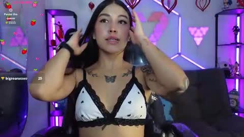 Snapshot of mia_adamsxxx chatting on July 23, 7:12 pm mia_adamsxxx online show from July 23, 7:12 pm