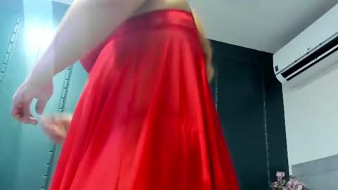 Snapshot of mia_amber_ chatting on July 15, 3:45 am mia_amber_ online show from July 15, 3:45 am