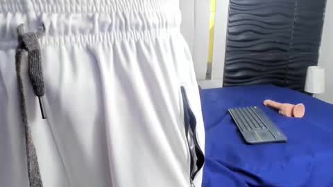 Snapshot of mia_and_lion chatting on January 7, 10:08 pm Dreams Couple online show from January 7, 10:08 pm