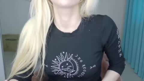 mia_angel online show from May 12, 5:10 pm
