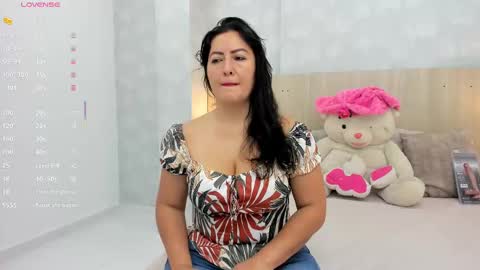 Snapshot of mia_aristizabal chatting on September 21, 11:23 am Mia Aristizabal online show from September 21, 11:23 am