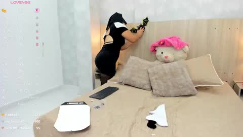 Snapshot of mia_aristizabal chatting on October 30, 11:33 am Mia Aristizabal online show from October 30, 11:33 am