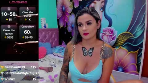 Snapshot of mia_bigtits_17 chatting on March 9, 8:31 pm Mia online show from March 9, 8:31 pm