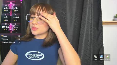Snapshot of mia_blaiir chatting on December 4, 2:09 am Mia Blair online show from December 4, 2:09 am