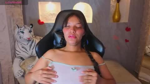 mia_blue_b online show from April 9, 4:12 am