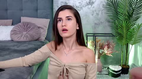 Snapshot of mia_carter99 chatting on December 11, 10:06 pm Freya Allen online show from December 11, 10:06 pm