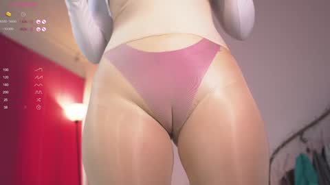 Snapshot of mia_coliin chatting on January 8, 8:07 pm Anna online show from January 8, 8:07 pm