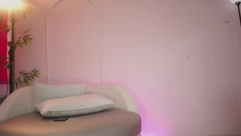 Snapshot of mia_coliin chatting on September 30, 8:25 pm Anna online show from September 30, 8:25 pm