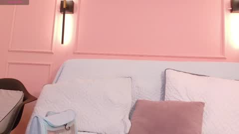 Snapshot of mia_colllins chatting on May 13, 8:38 pm Mia 3 online show from May 13, 8:38 pm