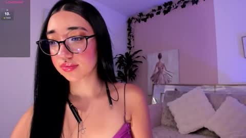 Snapshot of mia_corner chatting on November 28, 8:44 pm mia_corner online show from November 28, 8:44 pm