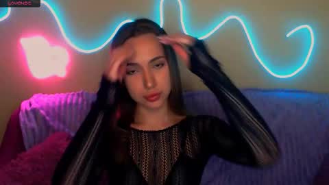 mia_cutie77 online show from October 14, 9:43 am