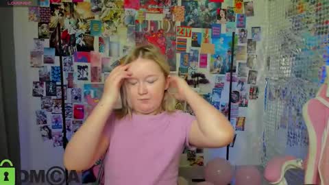 Snapshot of mia_ferd chatting on October 6, 7:06 am Mia online show from October 6, 7:06 am