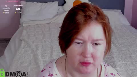 Snapshot of mia_ferd chatting on November 18, 3:01 am Mia online show from November 18, 3:01 am