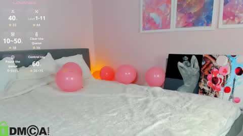 Snapshot of mia_ferd chatting on December 3, 3:03 am Mia online show from December 3, 3:03 am