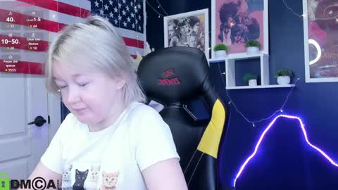 Mia online show from April 25, 3:09 am