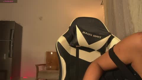 Snapshot of mia_ferrer777 chatting on June 6, 12:27 am mia_ferrer777 online show from June 6, 12:27 am