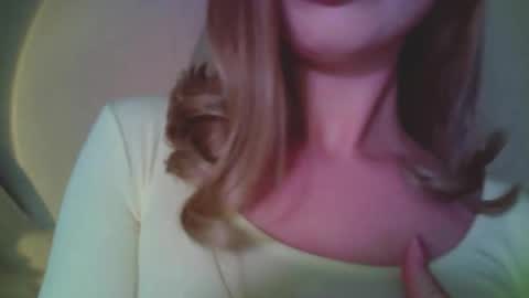 Mia online show from March 6, 9:33 pm