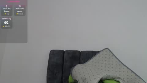 M I A online show from November 17, 11:49 am