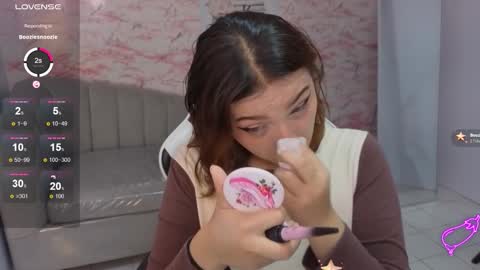 Mia online show from February 20, 1:22 pm