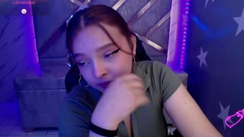 Mia online show from May 11, 4:04 pm