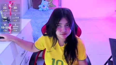 Snapshot of mia_fox666 chatting on July 8, 2:27 am mia online show from July 8, 2:27 am