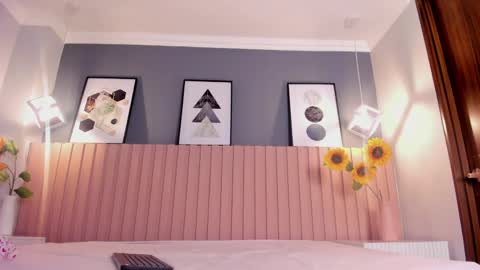 Mia  online show from April 15, 12:12 pm