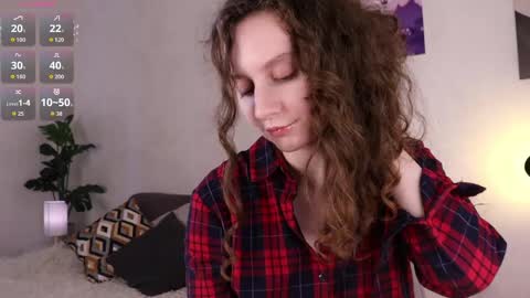 Snapshot of mia_frizz chatting on May 16, 10:47 am Mia online show from May 16, 10:47 am