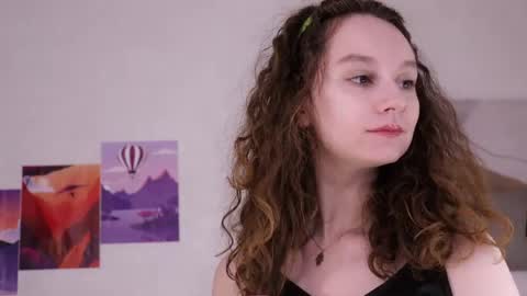 Snapshot of mia_frizz chatting on May 27, 9:50 am Mia online show from May 27, 9:50 am