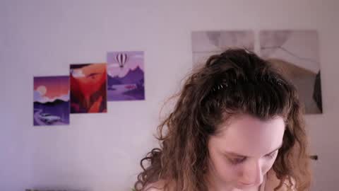 Snapshot of mia_frizz chatting on May 28, 9:17 am Mia online show from May 28, 9:17 am