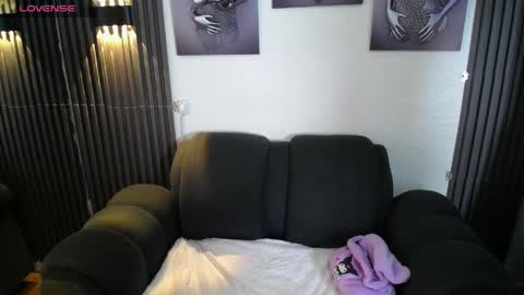 Snapshot of mia_garcia28 chatting on June 9, 1:12 pm mia_garcia28 online show from June 9, 1:12 pm
