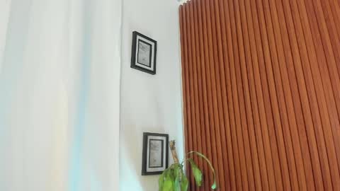 Mia online show from March 29, 2:44 am