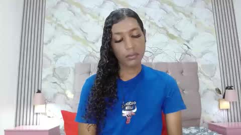 Snapshot of mia_hiills chatting on May 30, 4:48 pm Mia Hiills online show from May 30, 4:48 pm