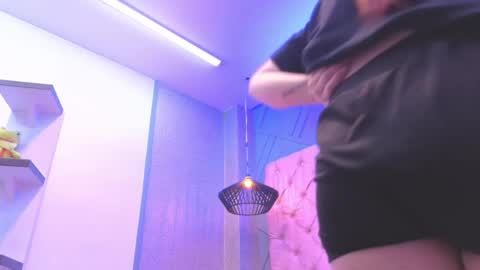 Snapshot of mia_hornny chatting on May 5, 1:08 pm Mia online show from May 5, 1:08 pm