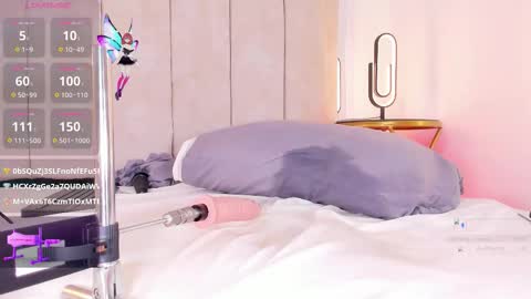 Snapshot of mia_juicyberry chatting on September 28, 12:49 am Mia Juicy online show from September 28, 12:49 am