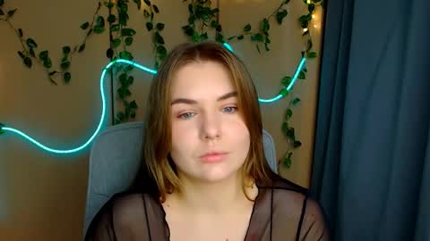 mia_lemm online show from March 6, 6:54 am