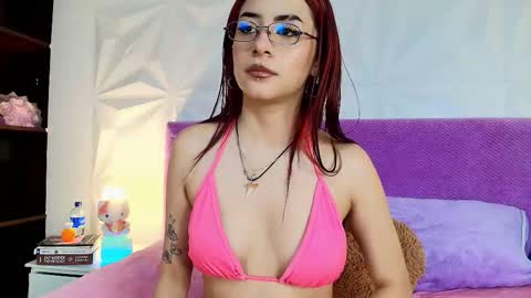 Snapshot of mia_lou_ chatting on September 26, 7:51 pm Mia online show from September 26, 7:51 pm