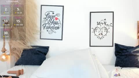 Mia online show from March 31, 2:17 pm