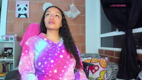 Snapshot of mia_lovea chatting on March 1, 10:17 am mia_lovea online show from March 1, 10:17 am