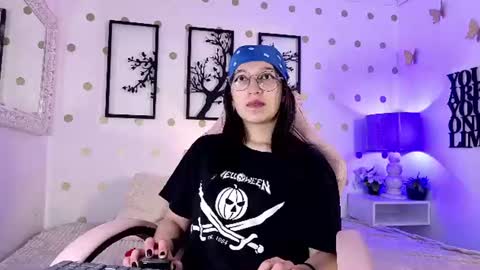 Mia online show from July 4, 11:11 pm